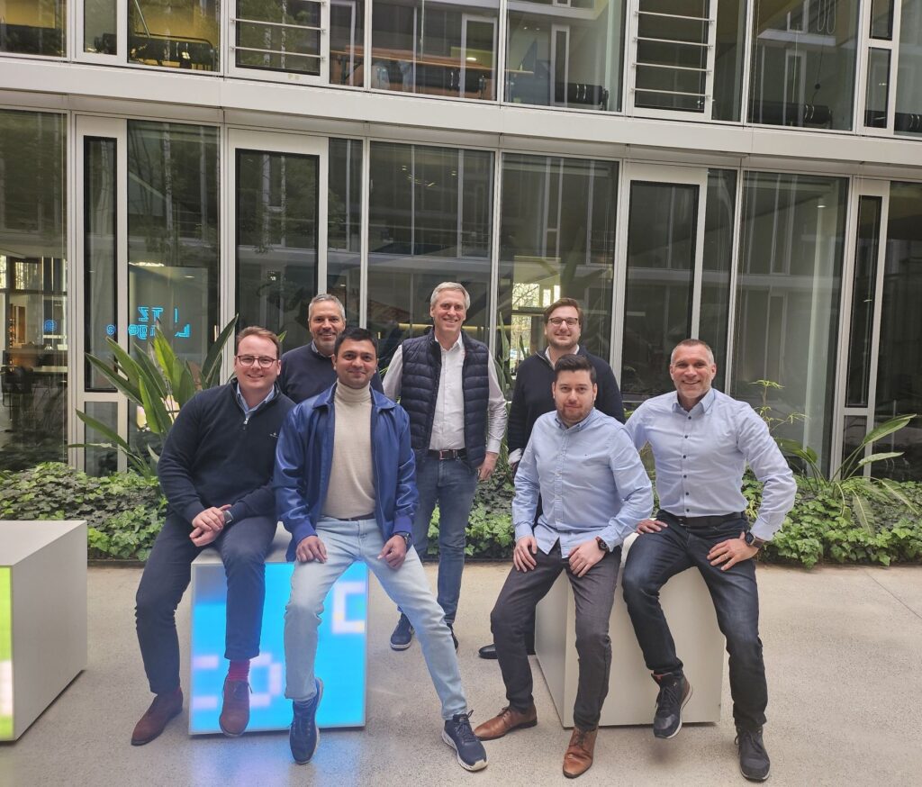 Teams Ahdus with proud partners
